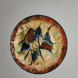 ALMOST 5" DIAMETER COPPER PLATE. ABSTRACT ART FISH DESIGN